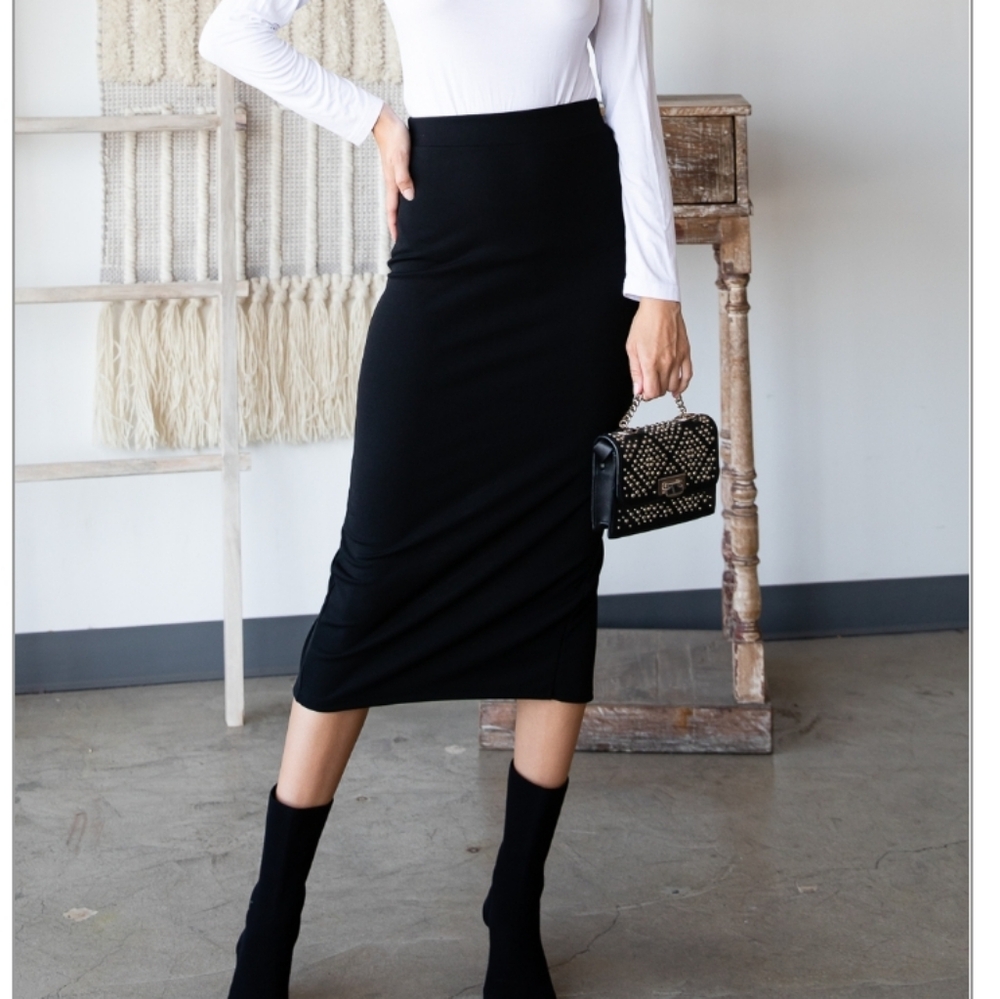 Sleek Edgy Black Stretch Knit Skirt